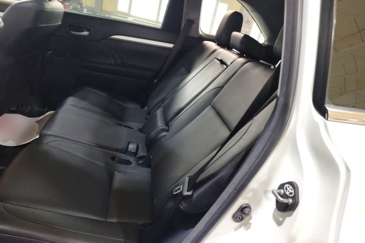 Used Toyota Highlander 2017 2.0T Four-Wheel Drive Luxury Edition 7 Seats