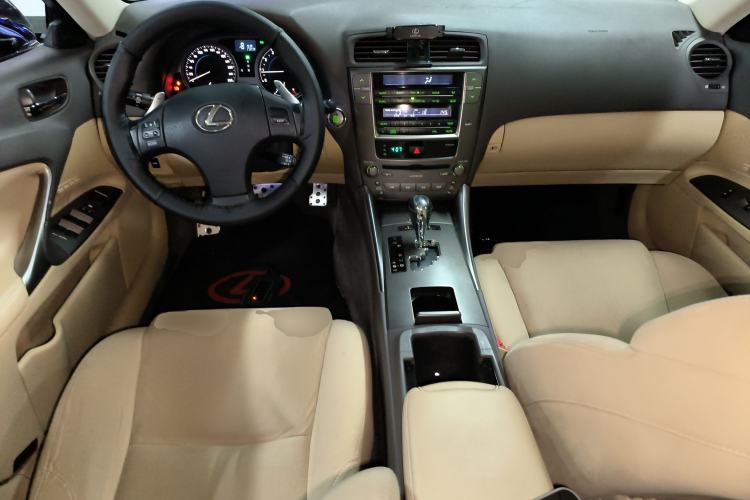 Used Lexus IS 2009 300 Center Console