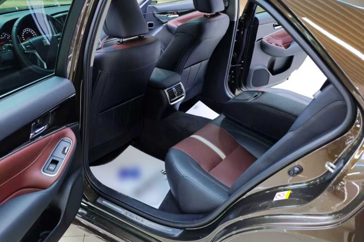 Used Toyota Crown 2017 2.0T Sport Edition Interior 9