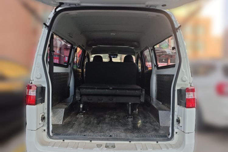 Used Jinbei Gold Hiace M Classic 2022 1.5L Travel Lion Passenger Van 6 Seats