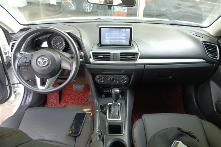 Used Mazda 3 Axela 2014 Sedan 1.5L Automatic Comfort Model Center Console