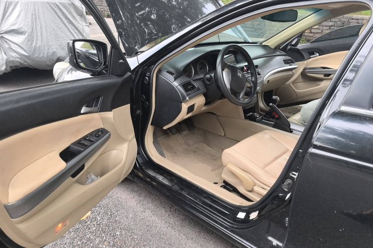 Used Honda Accord 2012 2.0L MT
