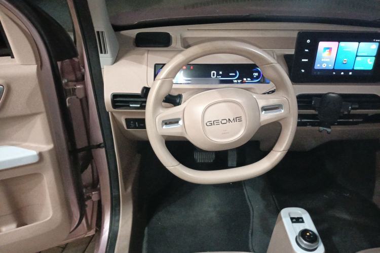 Used Geely Galaxy Panda 2023 Panda Mini 200km Endurance Bear Steering Wheel