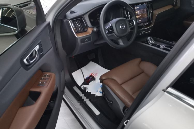 Used Volvo XC60 2025 B5 Four-Wheel Drive Smart & Advanced Luxury Edition
