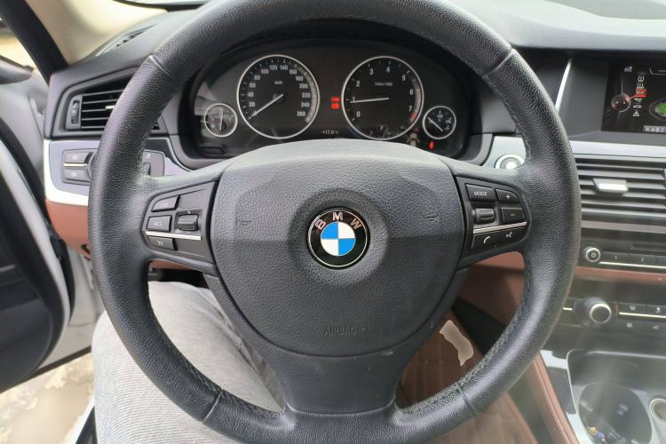 Used BMW 5 Series 2015 520i Elegant Edition
