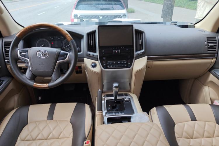 Used Toyota Land Cruiser 2016 4.0L Automatic Transmission Middle East Version Center Console