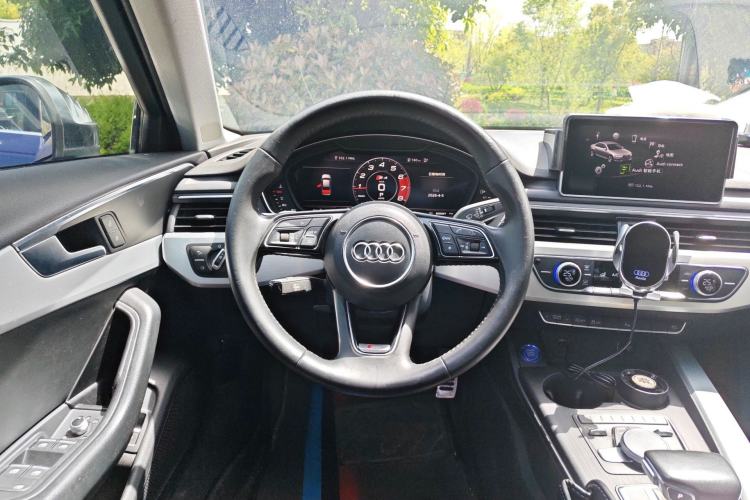 Used Audi A4L 2018 30th Anniversary Edition 40 TFSI Fashion Model
