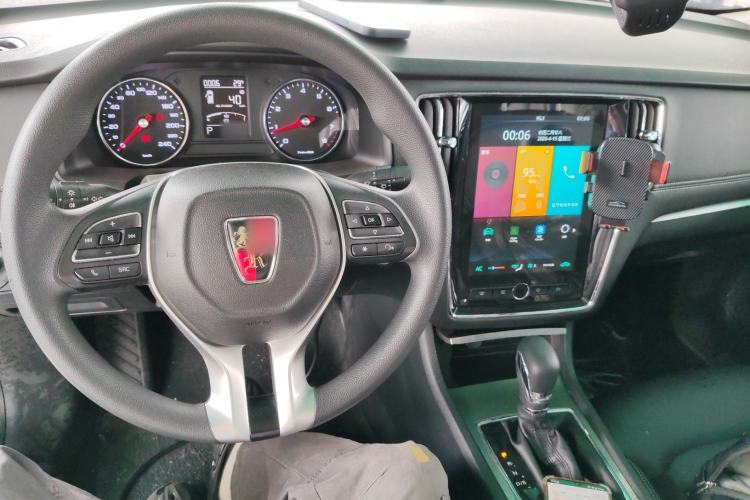 Used Roewe i6 2019 PLUS 1.6L CVT 4G Connected Flagship Deluxe Edition Center Console