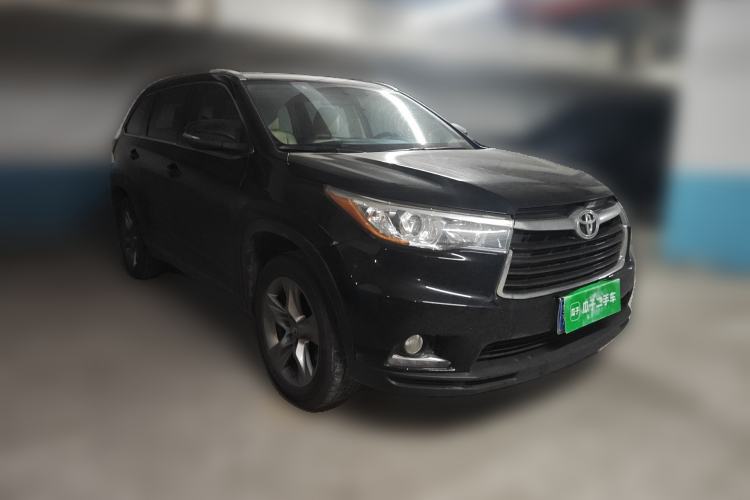 Used Toyota Highlander 2015 2.0T Two-Wheel Drive Luxury Edition 7 Seats Front Right 45 Deg