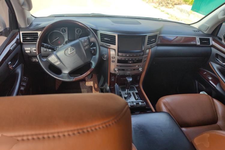 Used Lexus LX 2013 570
