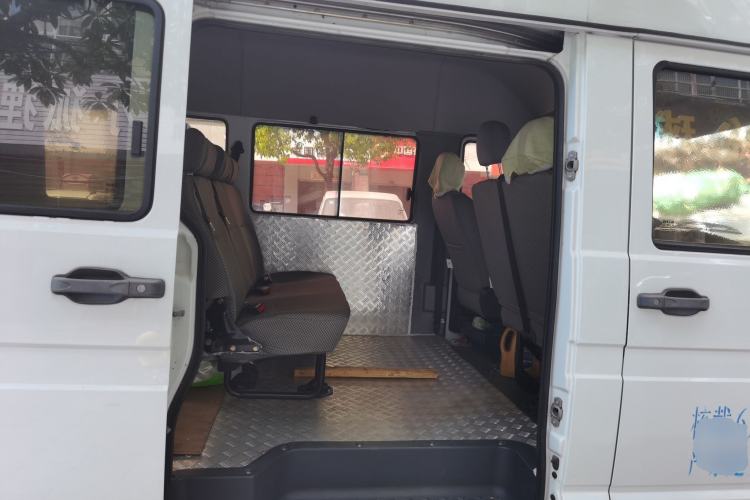 Used Iveco Daily 2017 2.5T A35 Passenger Van 5-7 Seats Model 47Z5
