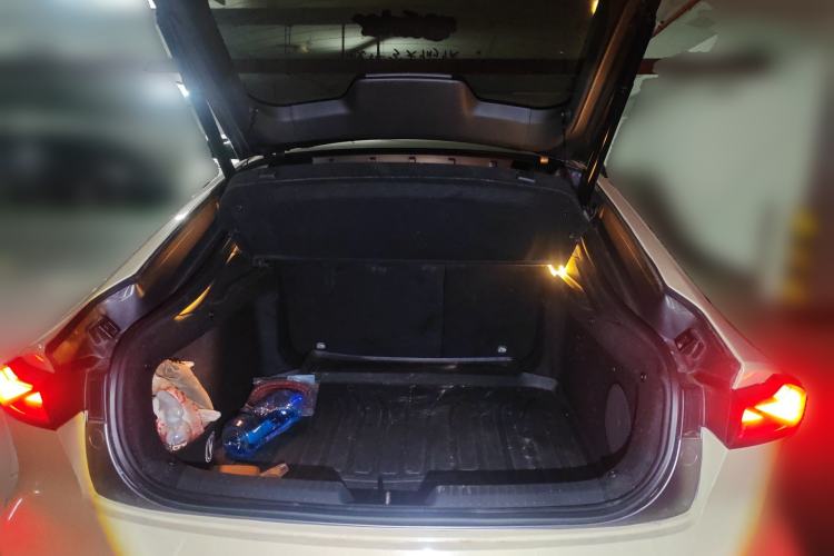 Used CHANGAN UNI-V 2022 2.0T Leading-Speed Edition Trunk