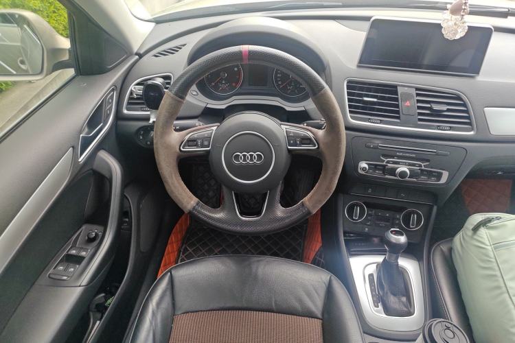 Used Audi Q3 2018 30 TFSI Fashion Edition Collector's Version Steering Wheel