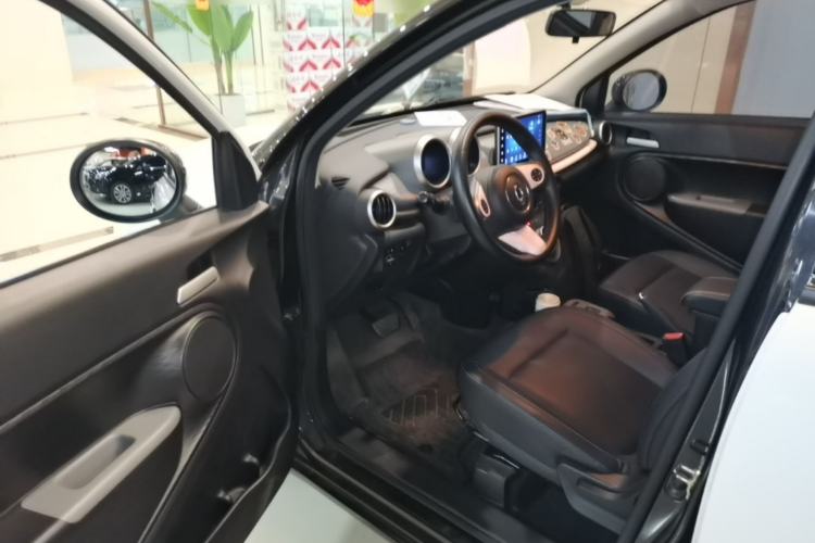 Used ORA Black Cat 2019 351 km Family Edition
