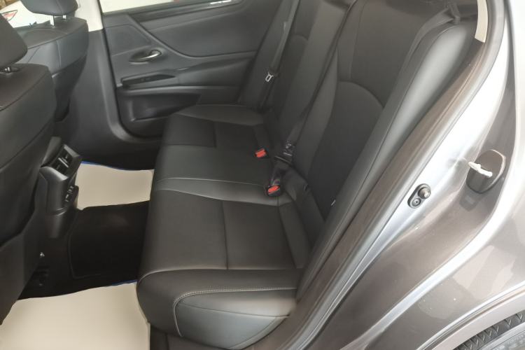 Used Lexus ES 2020 200 Excellence Edition
