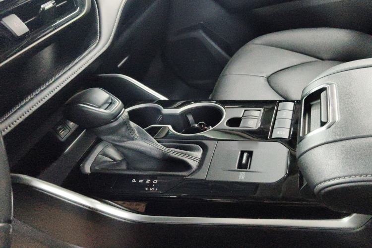 Used Toyota Highlander 2022 Dual-Engine 2.5L Four-Wheel Drive Prestige Version 7 Seats Gear Lever