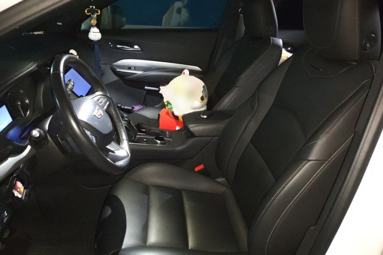 Used Cadillac XT4 2018 28T Two-Wheel-Drive Luxury Model Left Front Seat