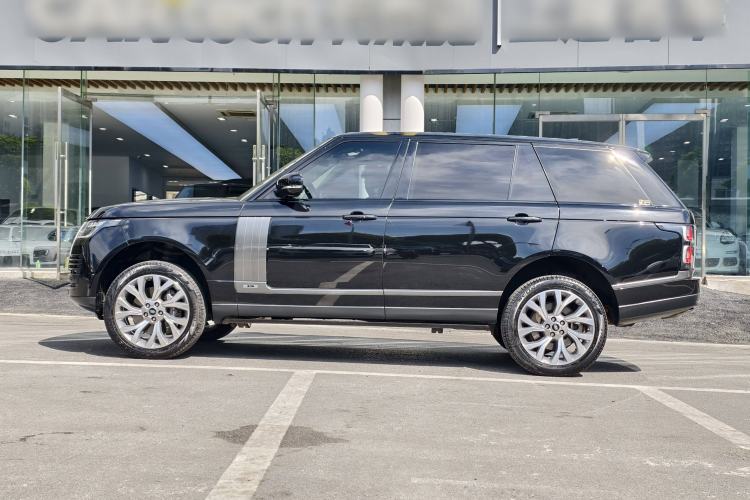 Used Land Rover Range Rover 2021 3.0 L6 Century Extended Classic Edition
