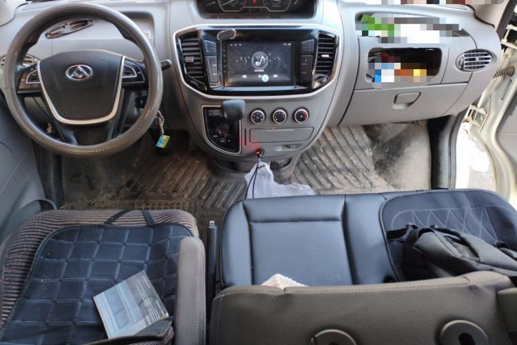 Used SAIC MAXUS Xintu V80 2018 2.5T AMT Aoyuntong Short Wheelbase Mid-Roof 5-6 Seater
