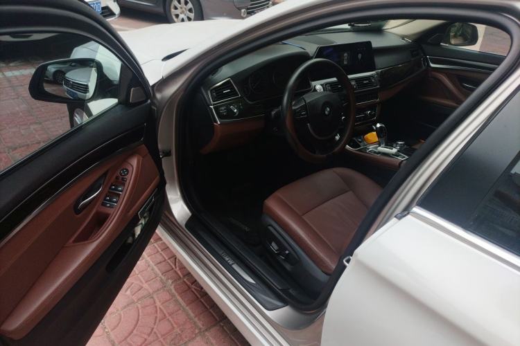 Used BMW 5 Series 2014 525Li Leading Model
