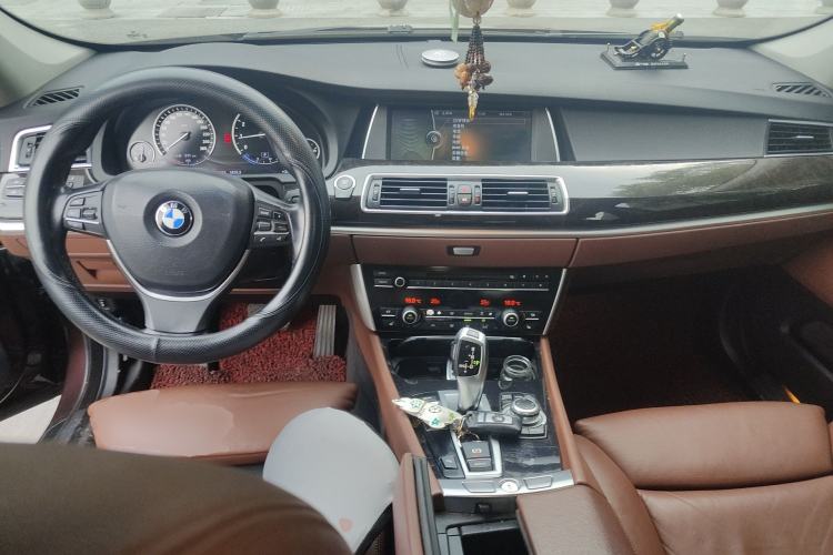 Used BMW 5 Series GT 2010 535i Leading Model Center Console