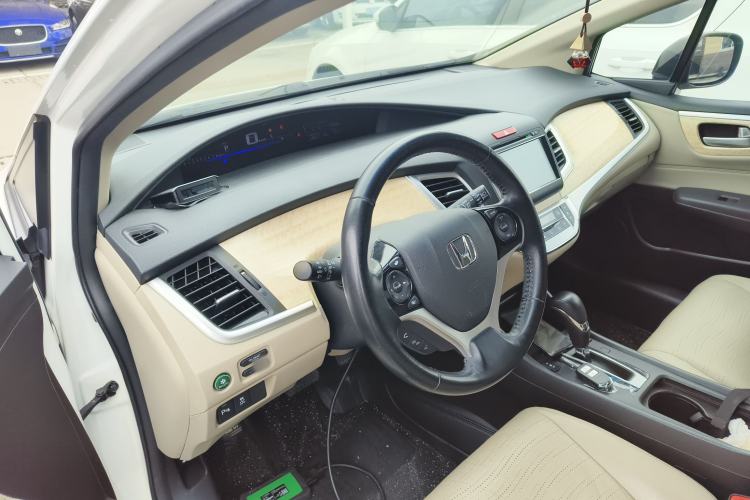 Used Honda Jade 2013 1.8L CVT Luxury Edition 5 seats Center Console