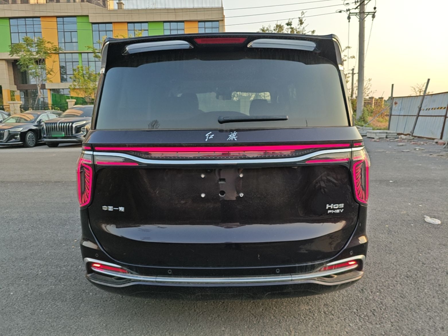 Hongqi HQ9 PHEV 2024 2.0T Four-Wheel Drive Business Edition — снимка 5
