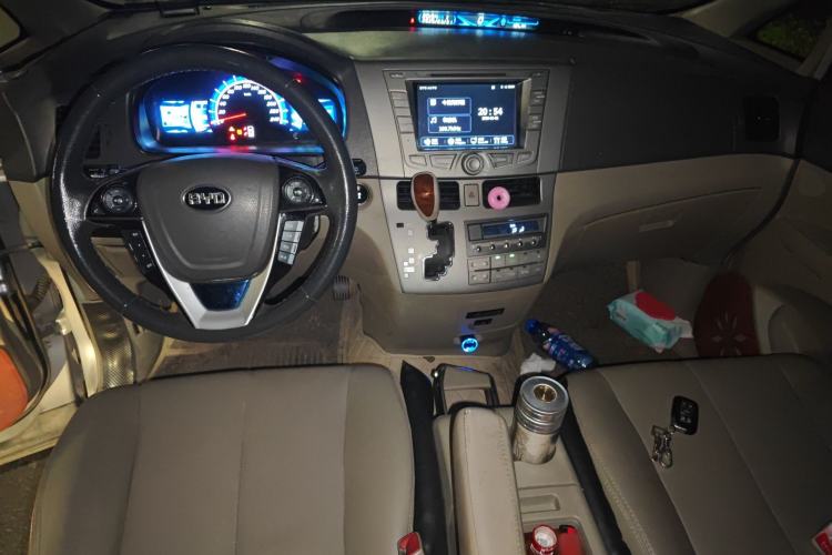 Used BYD M6 2015 2.4L Automatic Prestige Edition