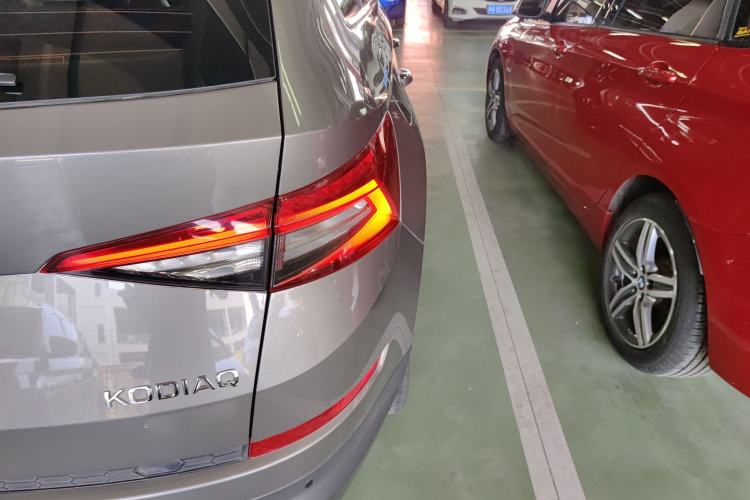 Used Skoda Kodiaq 2019 Facelifted TSI330 5-Seater Two-Wheel-Drive Luxury Enjoyment Edition China VI Standard
