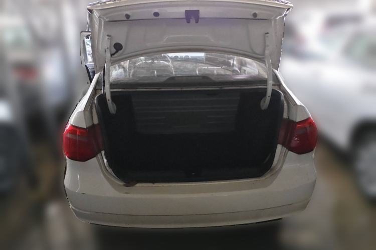 Used Volkswagen Jetta 2013 1.6L Manual Fashion Edition
