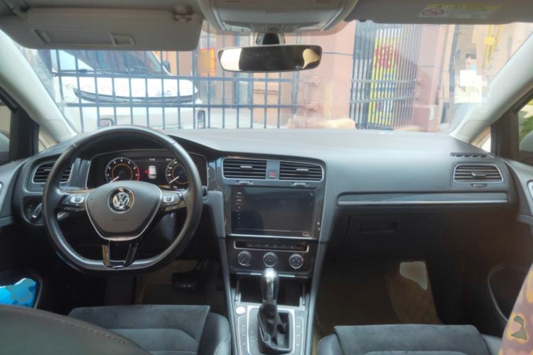 Used Volkswagen Golf 2020 Zhiai Edition 280TSI DSG Luxury Model
