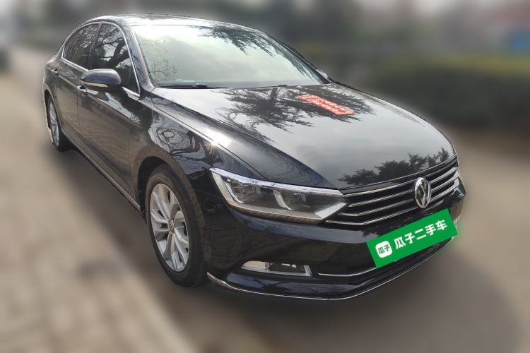 Used Volkswagen Magotan 2017 330TSI DSG Luxury Model Front Right 45 Deg