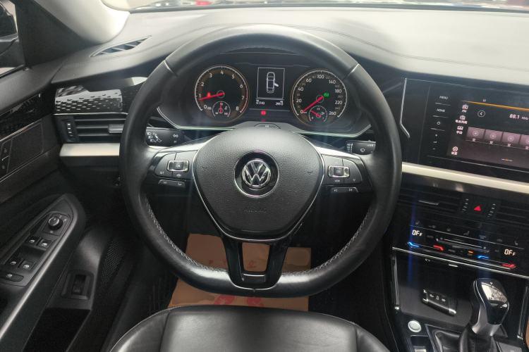 Used Volkswagen Passat 2020 330TSI Elite Edition China VI Steering Wheel