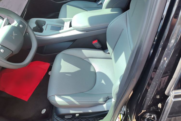 Used XPeng MONA M03 2024 620 with Ultra-Long Range Left Front Seat