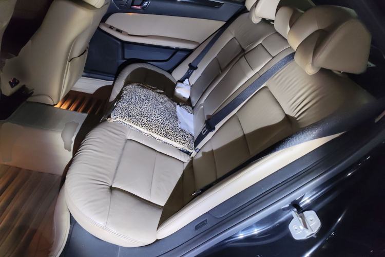 Used Mercedes-Benz E-Class 2010 E 300 L Fashion Model