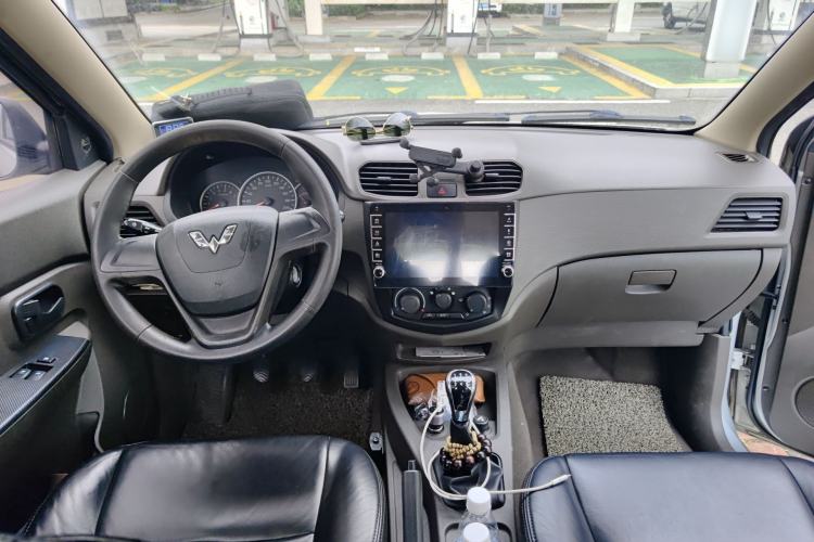 Used Wuling Hongguang 2015 1.5L S Basic Version China V Standard Center Console