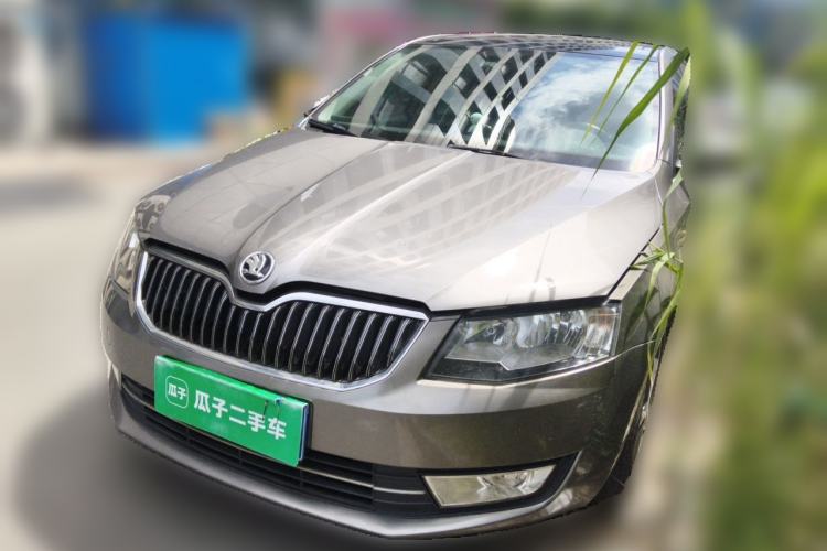 Used Skoda Octavia 2016 1.6L Manual Smart Drive Version Guazi used car, China used car export, Used car for sale, Used cars, Cheapest cars for sale
