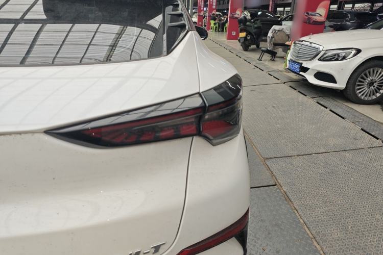 Used CHANGAN UNI-T 2022 1.5T Sport Edition Premium Version Right Rear Taillight