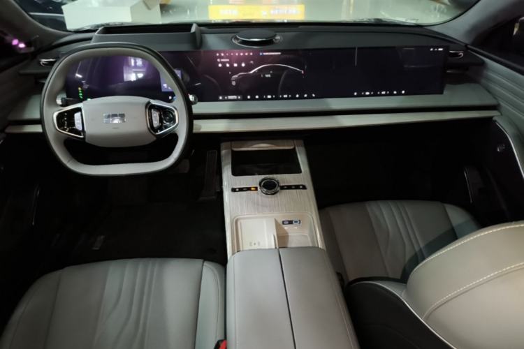 Used Geely Galaxy E8 2024 665 km Range Rear-Drive Starship Long-Range Version Center Console