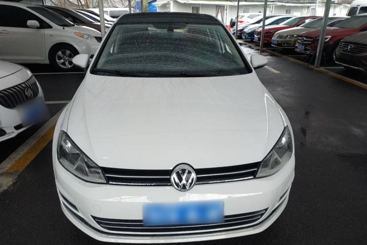 Used Volkswagen Golf 2016 230TSI Automatic Luxury Version
