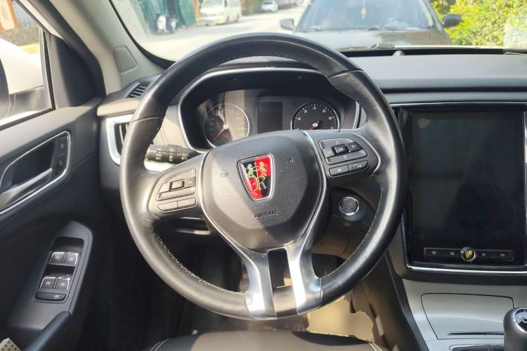 Used Roewe RX5 2016 20T Two-Wheel Drive Manual Transmission Internet Smart Edition
