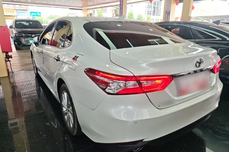 Used Toyota Camry 2021 2.0G Luxury Edition
