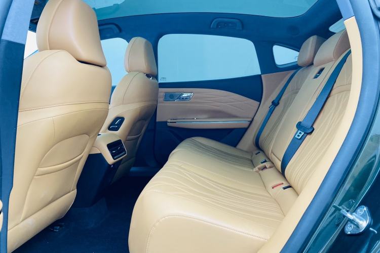 Used Geely Galaxy 8 2025 130km EM-P Starship Edition
