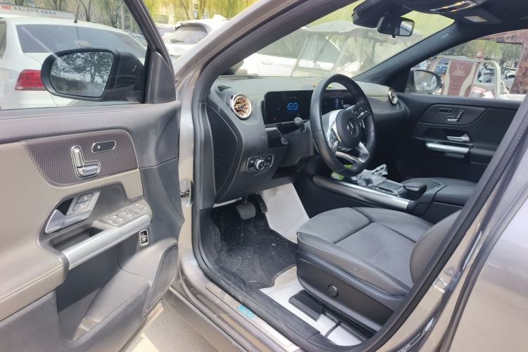 Used Mercedes-Benz EQA 2022 EQA 300 4MATIC Launch Edition Driver Seat