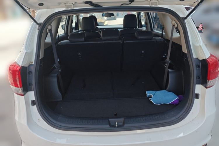 Used Kia Carens 2013 2.0L 7-Seater Automatic Comfort Edition China V Standard Trunk