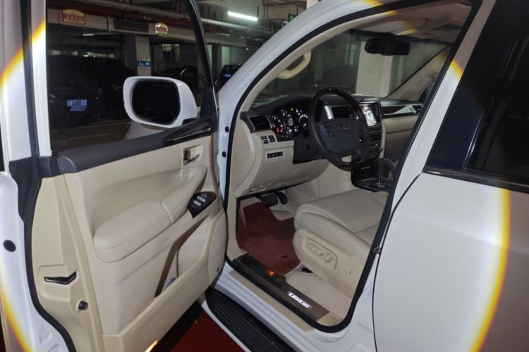 Used Lexus LX 2012 570
