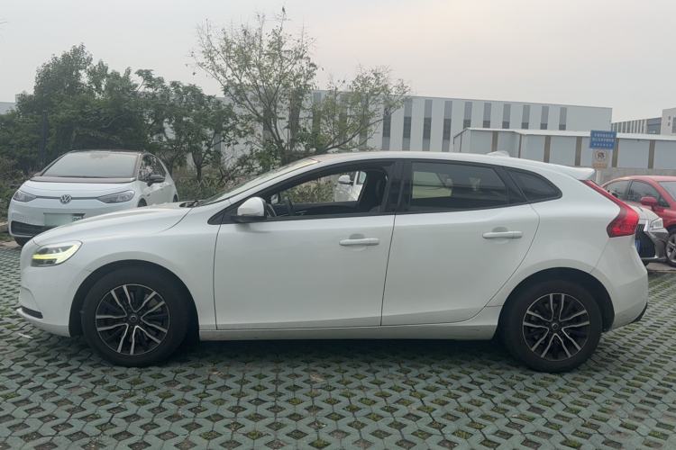 Used Volvo V40 2018 T3 Zhiyi Edition Exterior 3