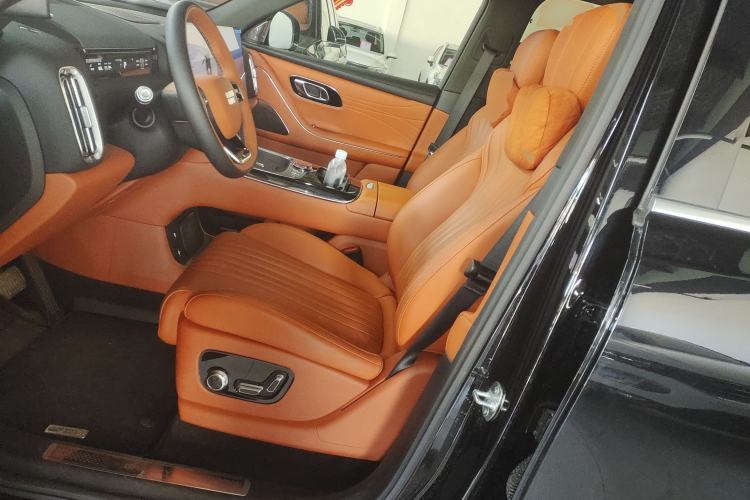 Used Geely Galaxy Galaxy M9 2025 Model 210km Four-Wheel-Drive Leading Edition