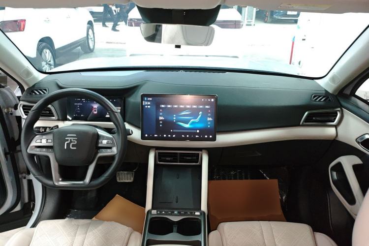 Used BYD Yuan UP 2025 Intelligent Driving Version 401 km Leading Edition