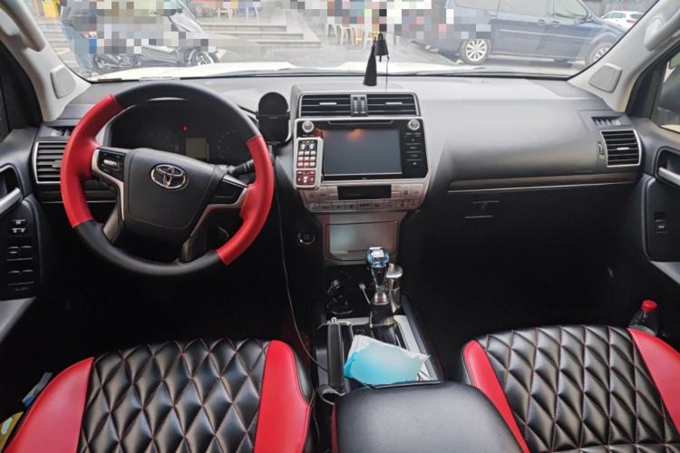 Used Toyota Prado 2018 3.5L Automatic TX Center Console